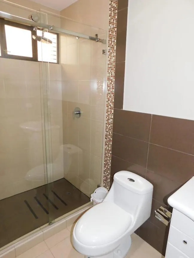 Hotel En El Centro Historico 昆卡 3*,  厄瓜多尔